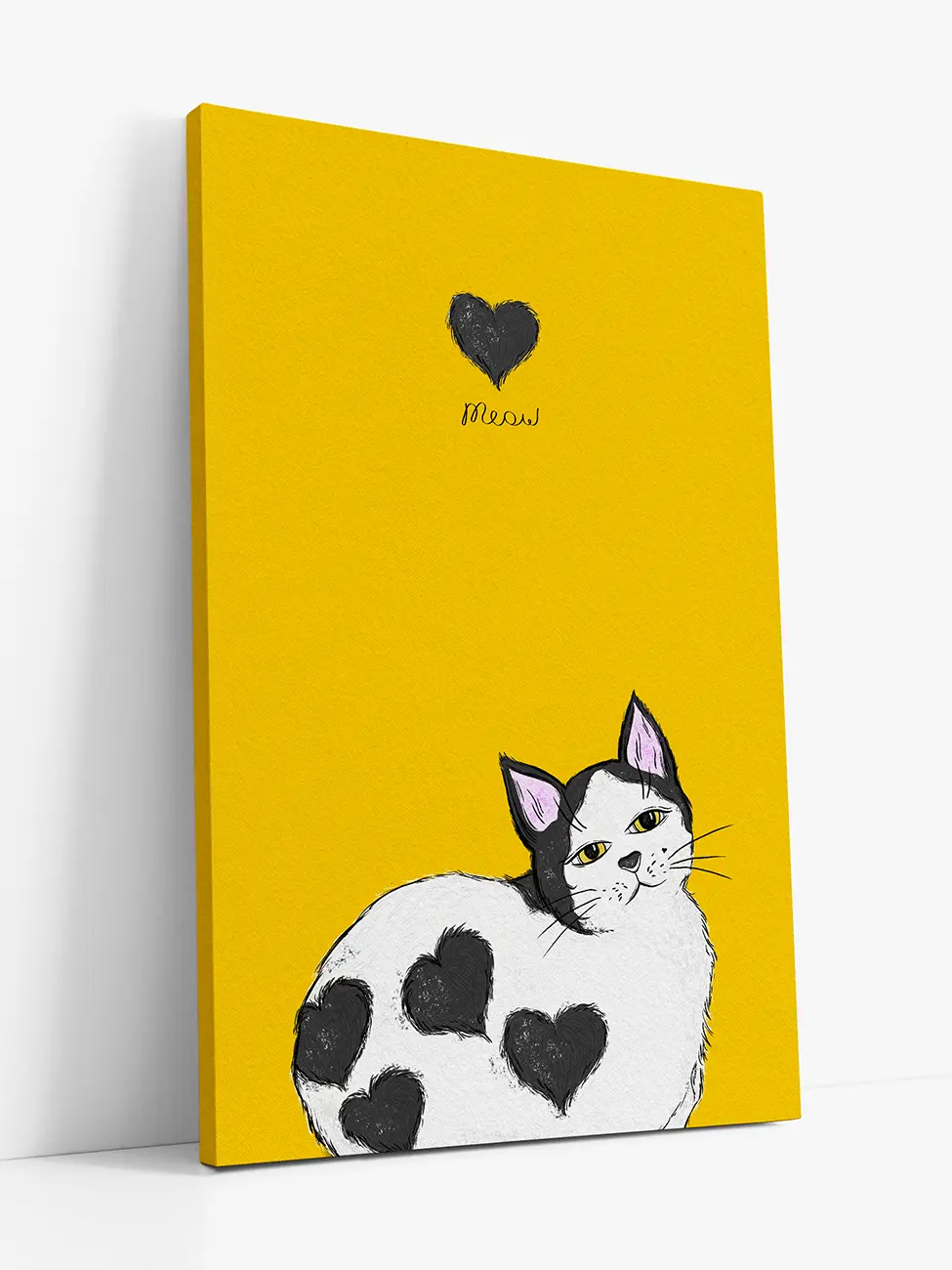 Котка със сърца